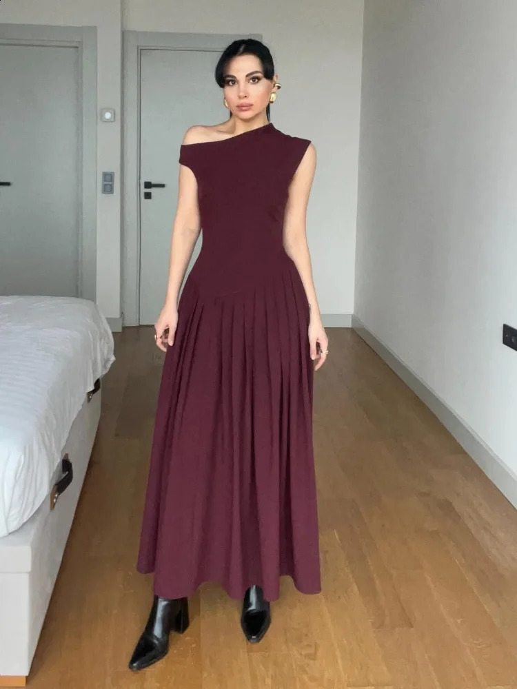 Women Elegant Wine Red Irregular Neck High Waist Slim Robes Fashion Sleeveless Pleated Hem Dress 2025 Chic Lady Party Gown 250322