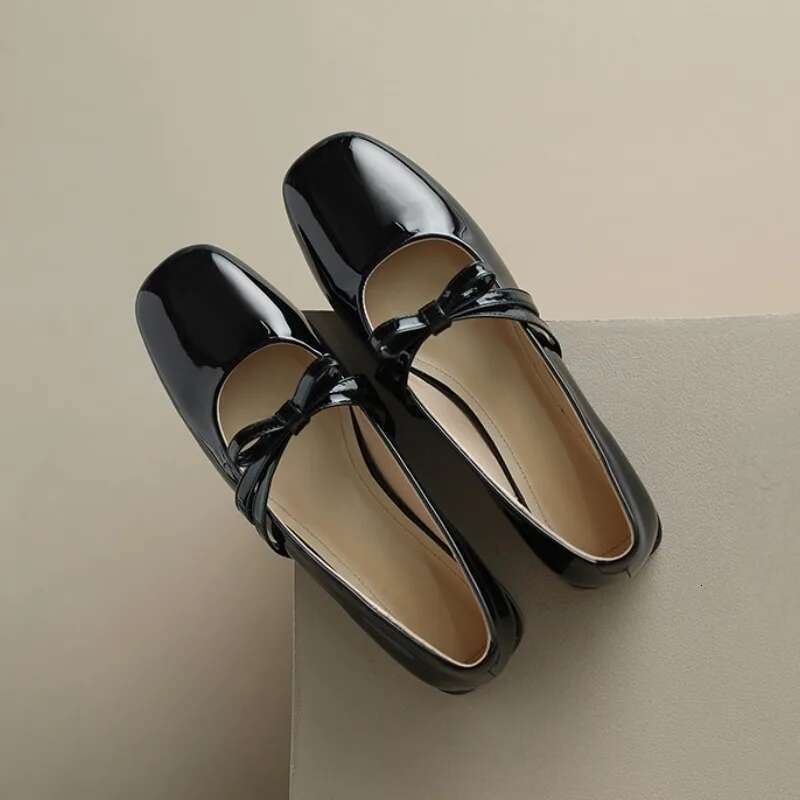 French Retro 2025 Autumn Lacquer Bow Single Fashion Mary Jane Shoe Women Low Heels Elegant Leather Shoes