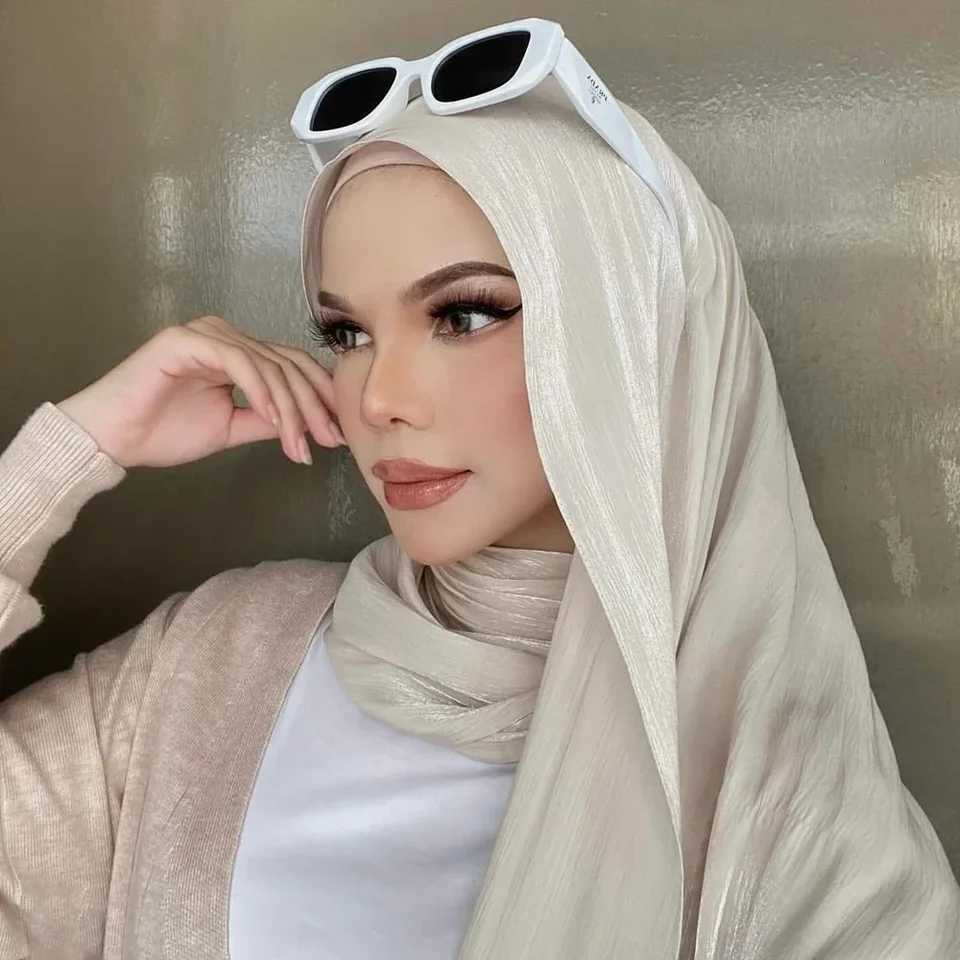 Home>Products>High quality silk curly headscarf>Warm shoulder plain weave Muslim warm headscarf X2503241