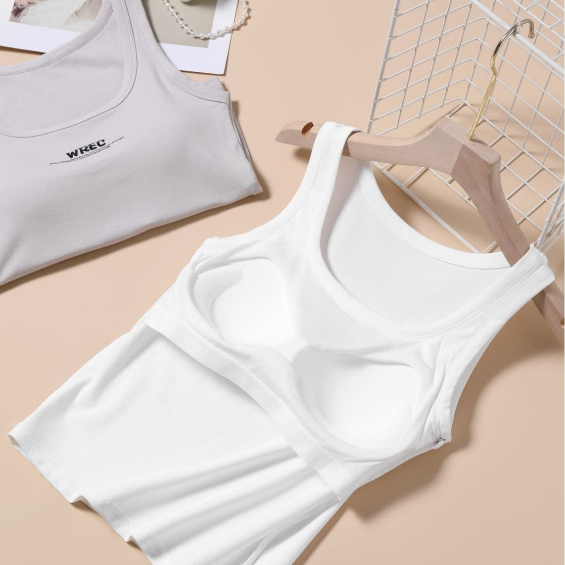 2025 Spring/summer New Tank Top Sexy Designer Fashion Fixed Chest Mat Outdoor Simple And Comfortable Beach Tank Top Skin Friendly And Beautiful Back B