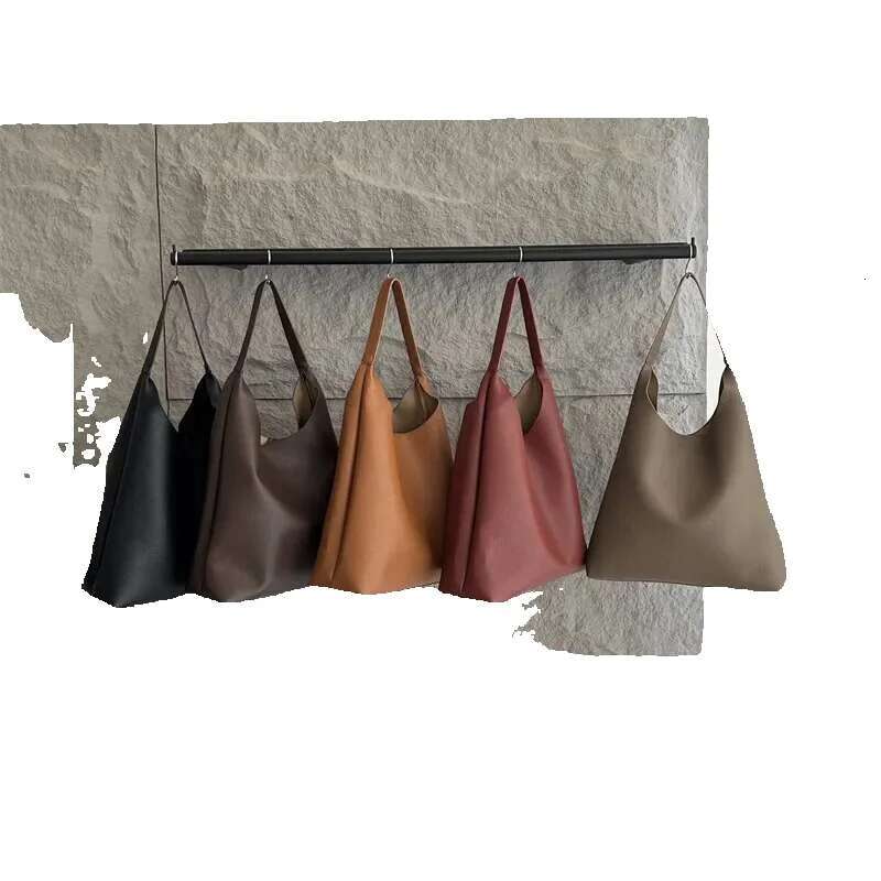 Tote Women's 2025 Fashion Popular Large Capacity Bucket Commuter Vintage Shoulder Designer Bag