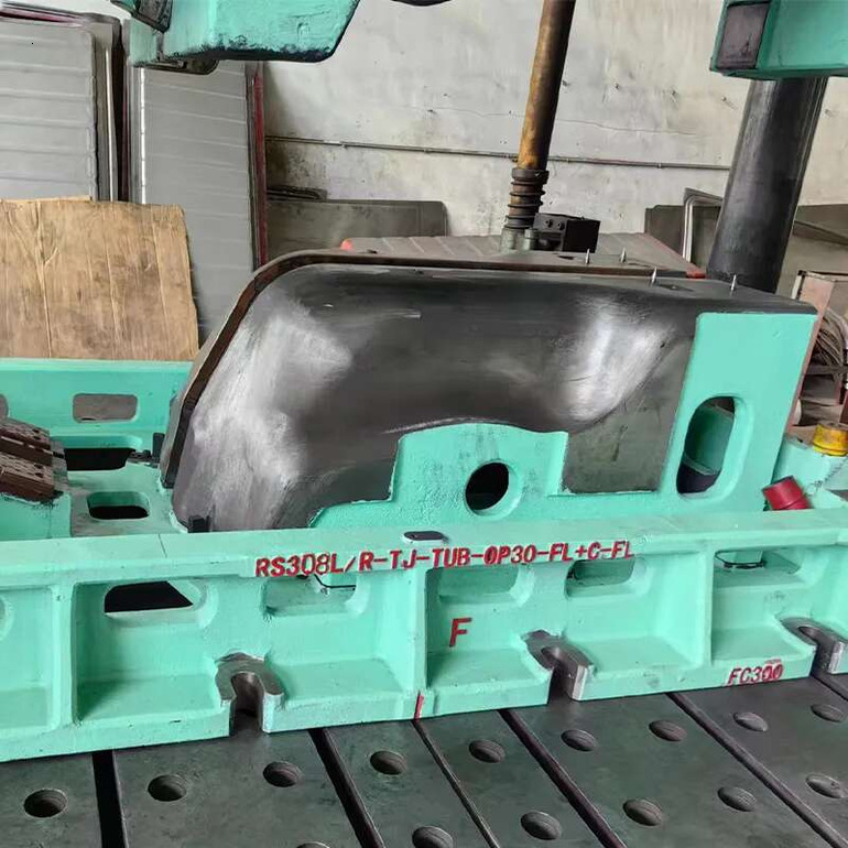 Versatile Automobile Rim Protector Waterproof Vehicle Accessory in Various Colors - Customized products quality assurance