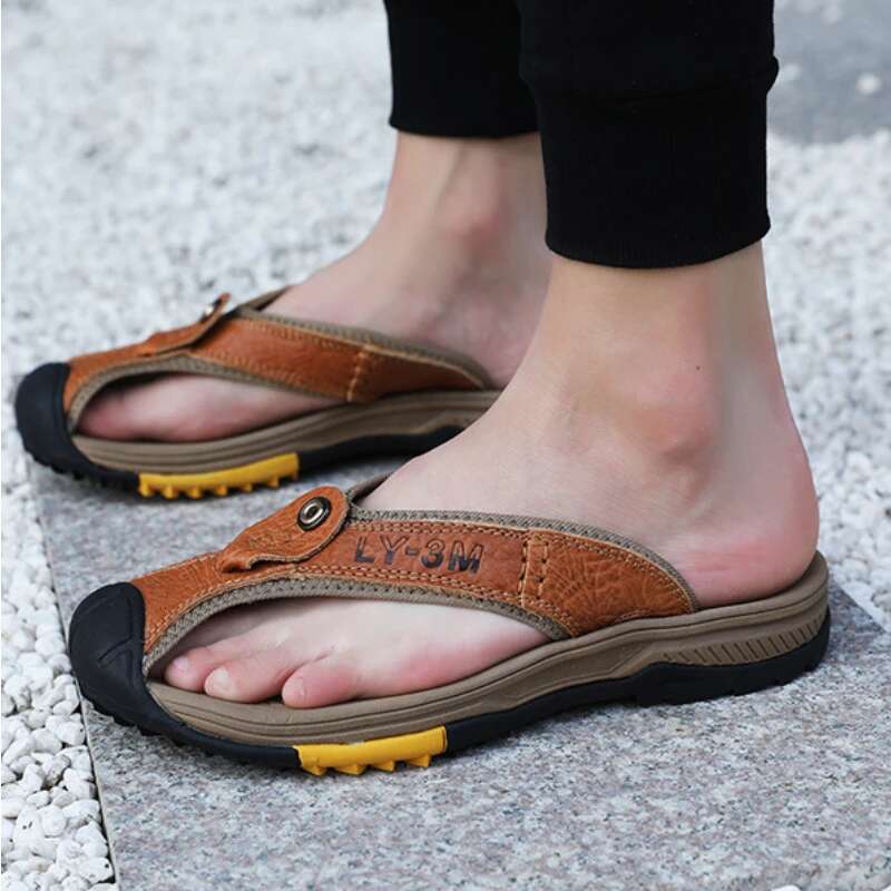 Genuine Cow Leather Sandals Flip ps Men's Casual Shoes Classic Massage Men Beach Slippers Anti-slip Summer 2025 New
