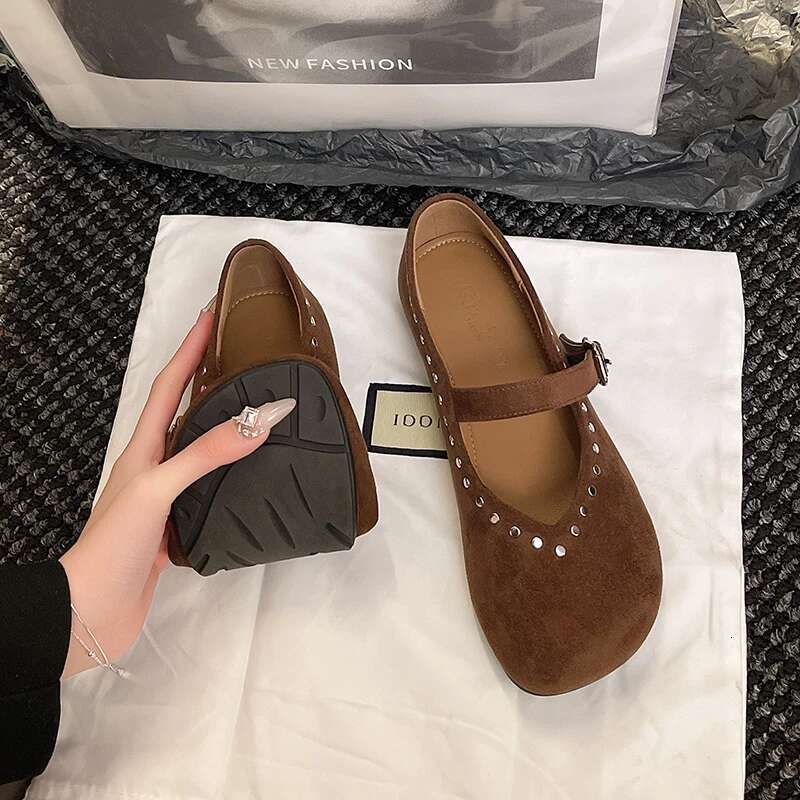 2025 new driving suede leather metal buckle elegant French flat shoes women's round toe daily designer fashionable walking shoes dress