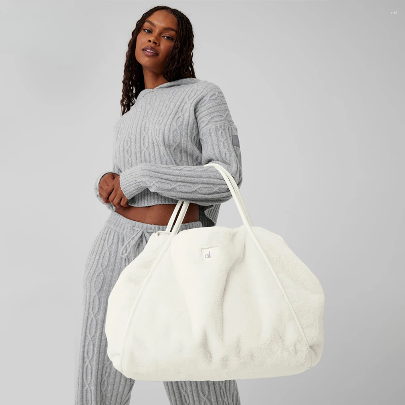 Yoga Bags: hot Plush Shoulder Duffel - Ins Style Versatile Tote, Large Capacity Casual Sports Bag