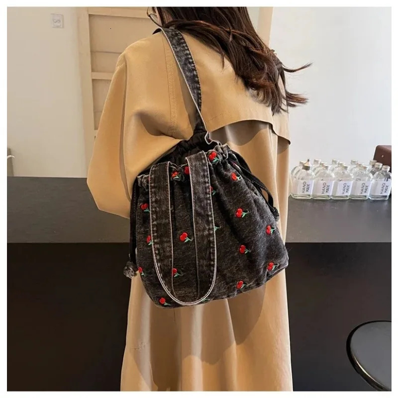 Spring Denim Bucket Bag Versatile Casual Simple Womens Bag for Sale Embroidered Large Capacity Niche Handbag 250320