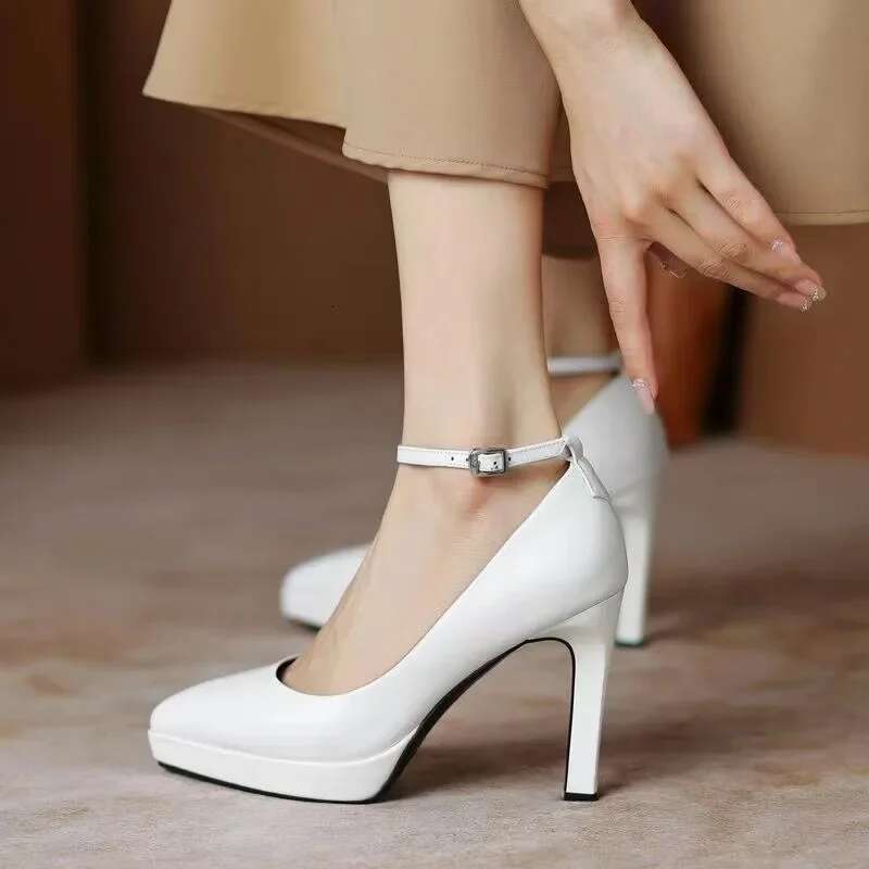 Spring and Autumn Season New Fashion Pointed Shallow Mouth One e Buckle Solid Color Women's Mary Jane Single Shoes