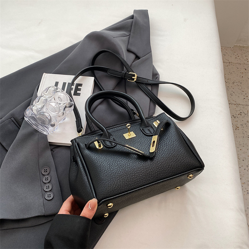 2025S Fashion Designer High End Temperament Commuting Handbag New Light Luxury Kelly Bag Stylish Versatile Crossbody Bag For Women