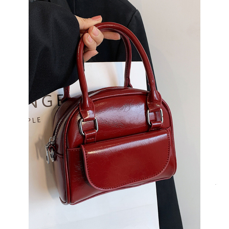 2025S Fashion Designer Advanced Red For Women New Fashionable And Versatile Crossbody Popular Handheld Small Square Bag