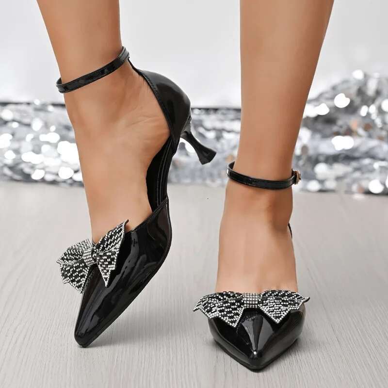 2025 New Pointed Women's Designer Fashion High Heel Sandals Light Crystal Bow Middle Heel Shoes