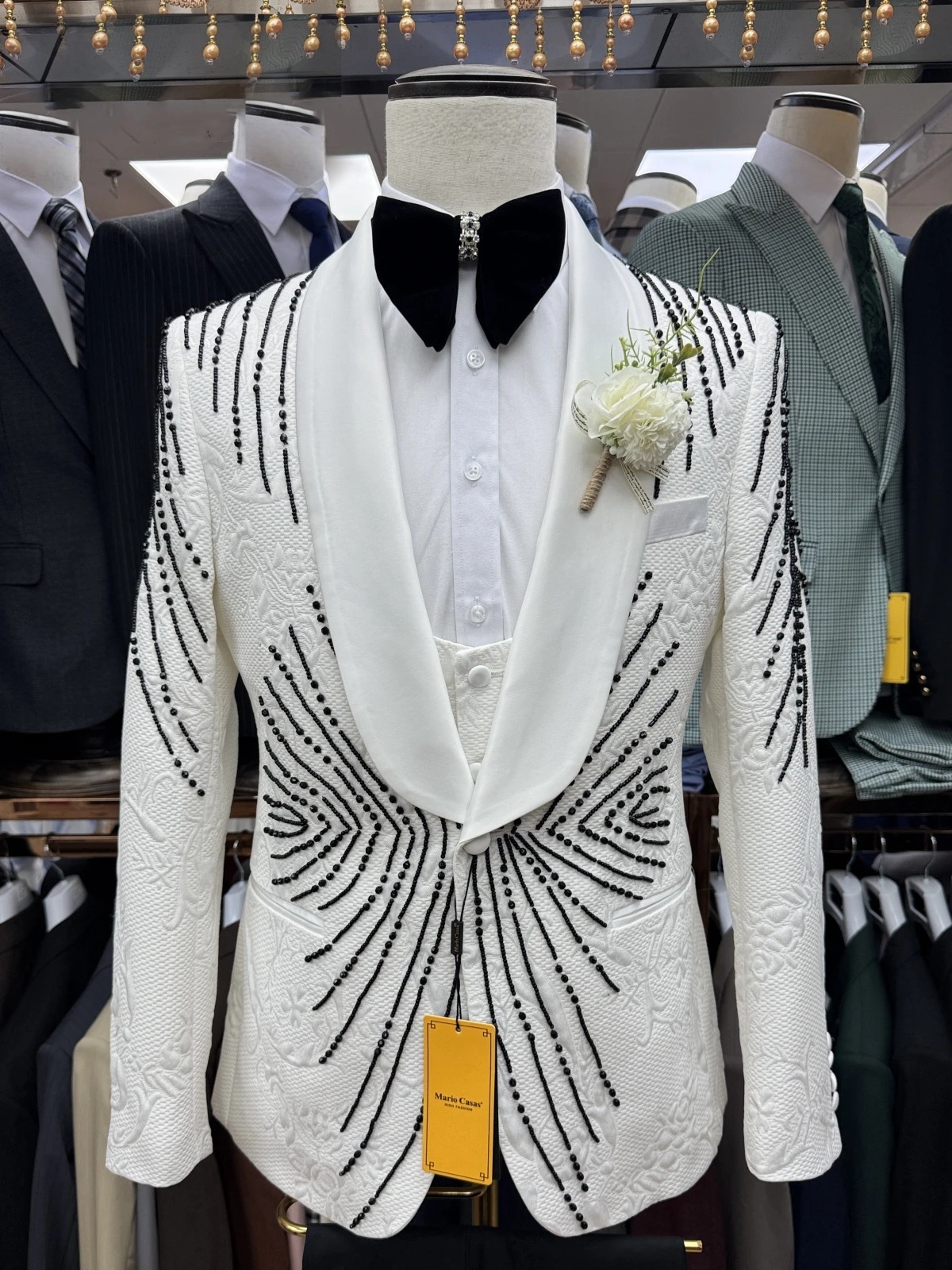 Tailor-Made Men Suits Beading Shawl Lapel Jacquard Suit Tuxedos for Wedding 2 Pieces Set Groom Blazer Coat+Black Pants Prom Party Formal Occasion Cust