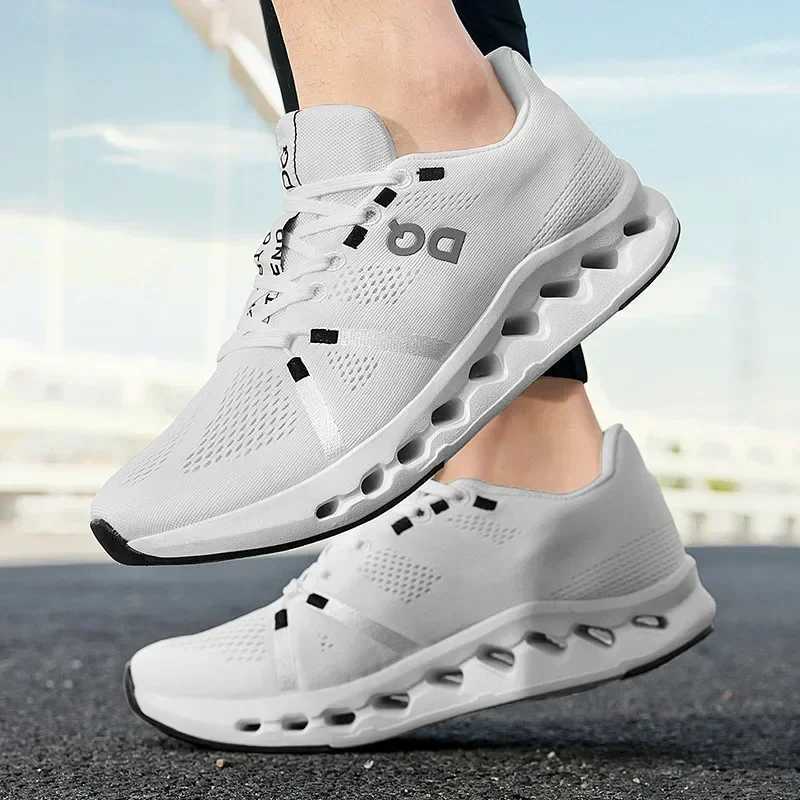 Summer Hot Selling Fashionable Cushioning Running Shoes Comfortable and Breathable Sports ShoesC250403
