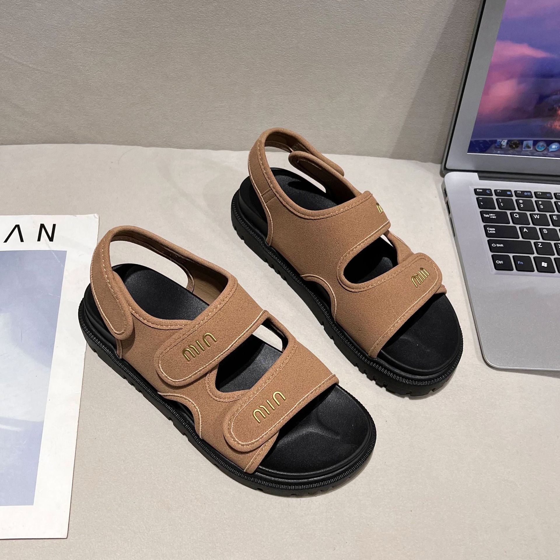 Slide - Black hot Flatform Sandals, Womens Designer Flat Sandals for Casual Comfort