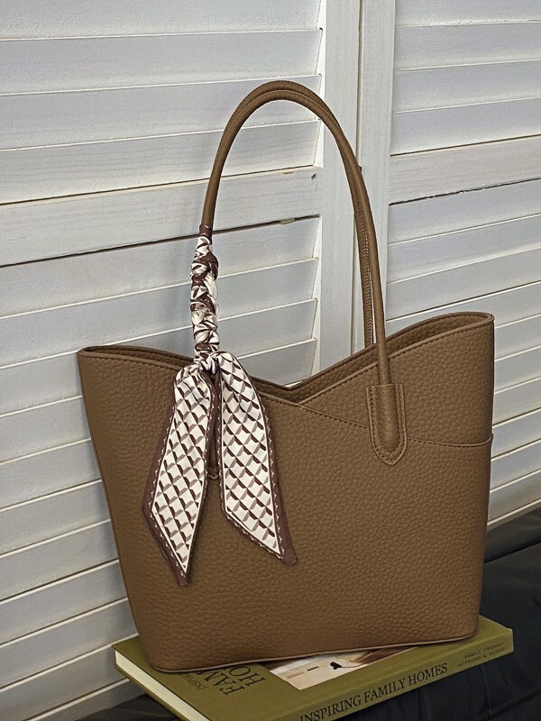 2025S Fashion Designer Shoulder Large Capacity Fashionable Stylish Simple Handheld Autumn And Winter New Trendy Tote Bag Casual Bag