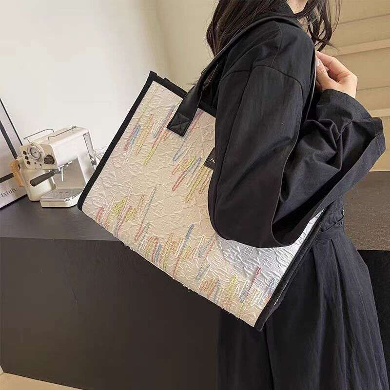 2025 pretty Large capacity canvas bag versatile 2024 women's new fashion handbag, single shoulder commuting mom beautiful tote bag, ethnic style 