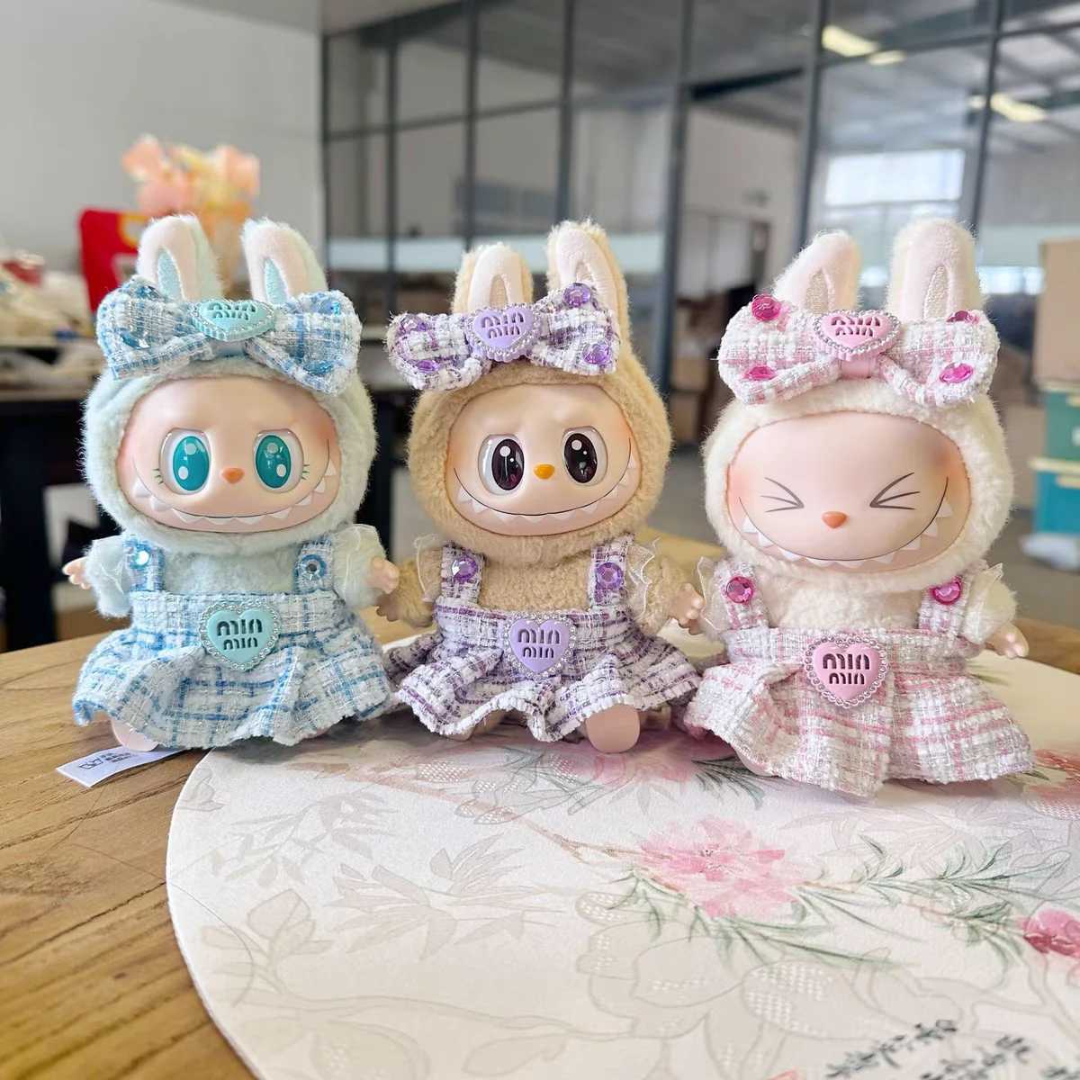Suitable for Labubu Sitting Par series classic dress grid sled Labubu v1 v2 childrens gift Labubu clothing design sledXJ250324