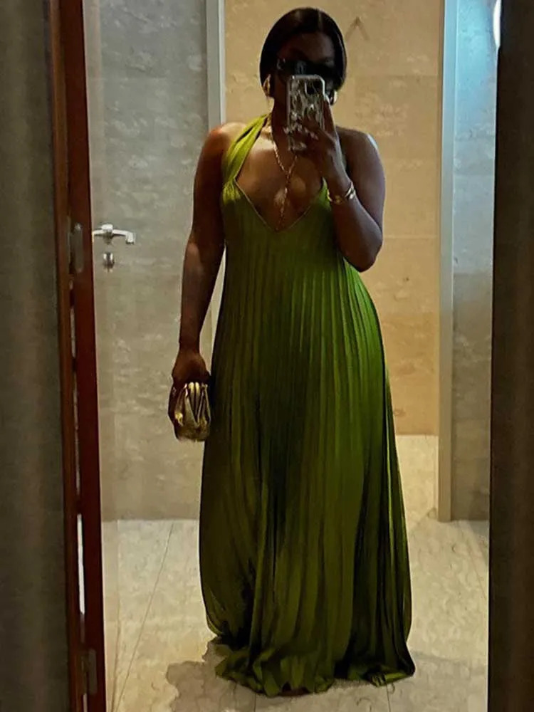 Green Evening Dresses Woman Elegant Sexy Summer Pleated Dress Hollow Out Lady Halter Neck Backless Dress Wholesale Drop 250322