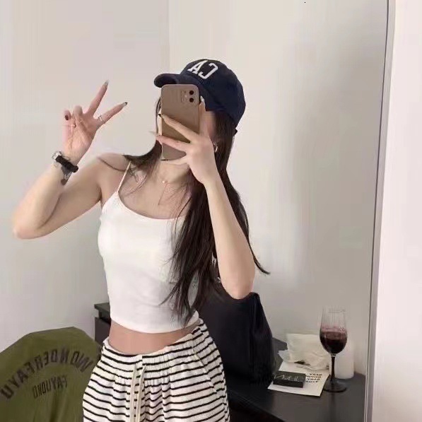 2025 New Spring/summer Beautiful Back Strap Wrap Chest Vest Outdoor Women's Fixed One Piece Cup Designer Big Dew Vest Beach Hot Girl Outerwear Wi