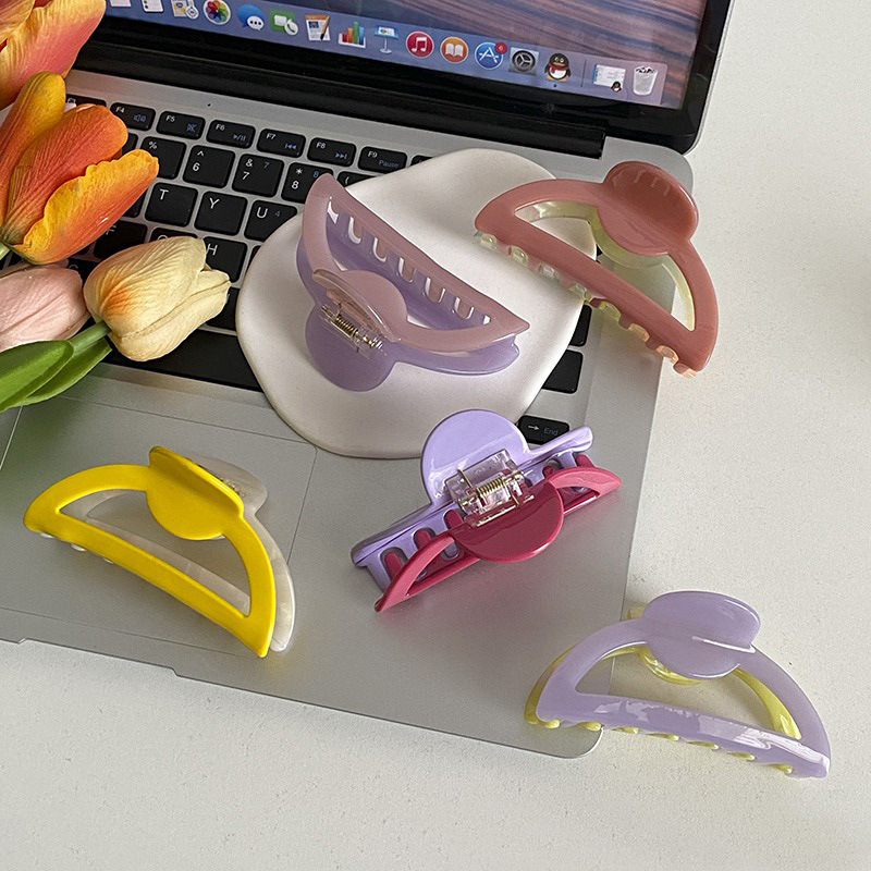 The new ins cream color system grasp clip sweet match hairpin large shark clip back of the head spoon clip plate hair hair hair accessories