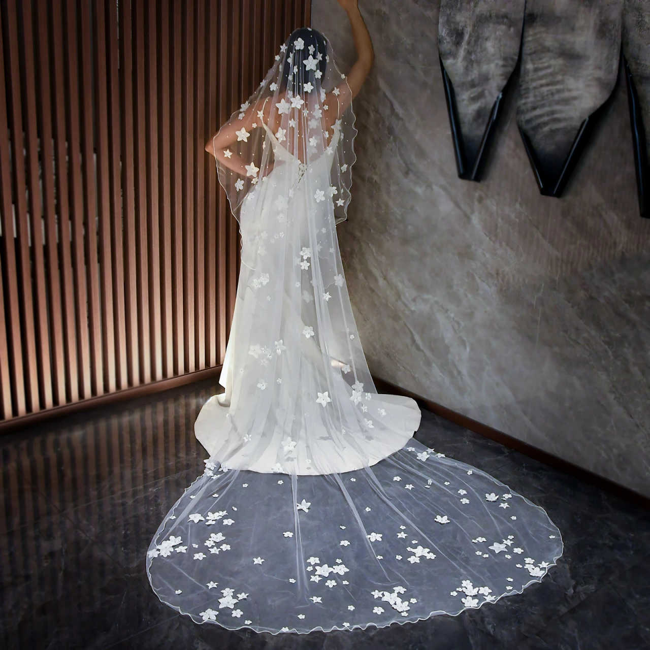 Customized Bridal Veils Pearls Beads Wedding With Handmake Flowers Cathedral Train Velo Comb Veil Accessories