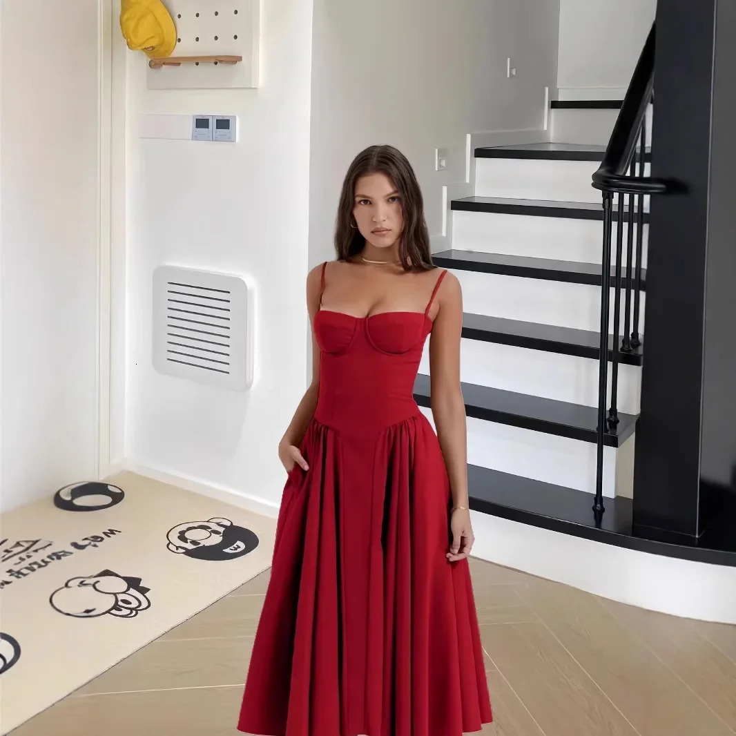 Elegant solid color strapless Midi dress for women summer and autumn style waist bag pocket knit retro long 250324