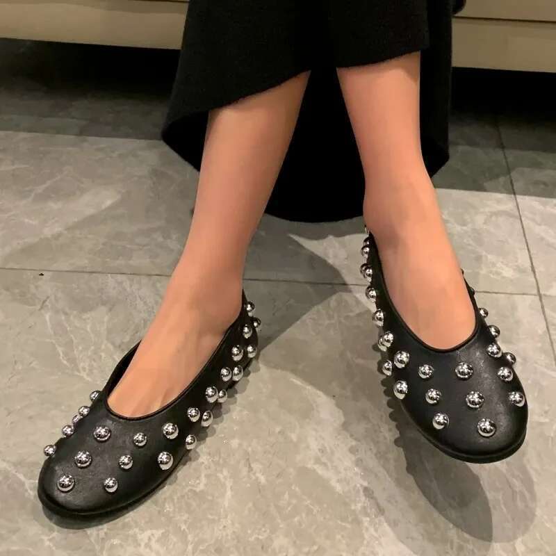 2025 New Rivet Round Head Flat Black Leather Sandal Ballet Sandals Sier Ball Metal Hollow Mary Jane Shoes 35-42