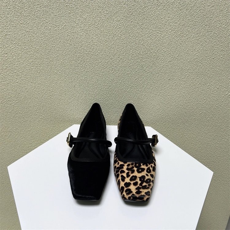 2025 New Women's One Word Soft Leather Leopard Pattern Square Head Designer Fashion Flat Bottom Shallow Mouth Single Shoe Women's Style