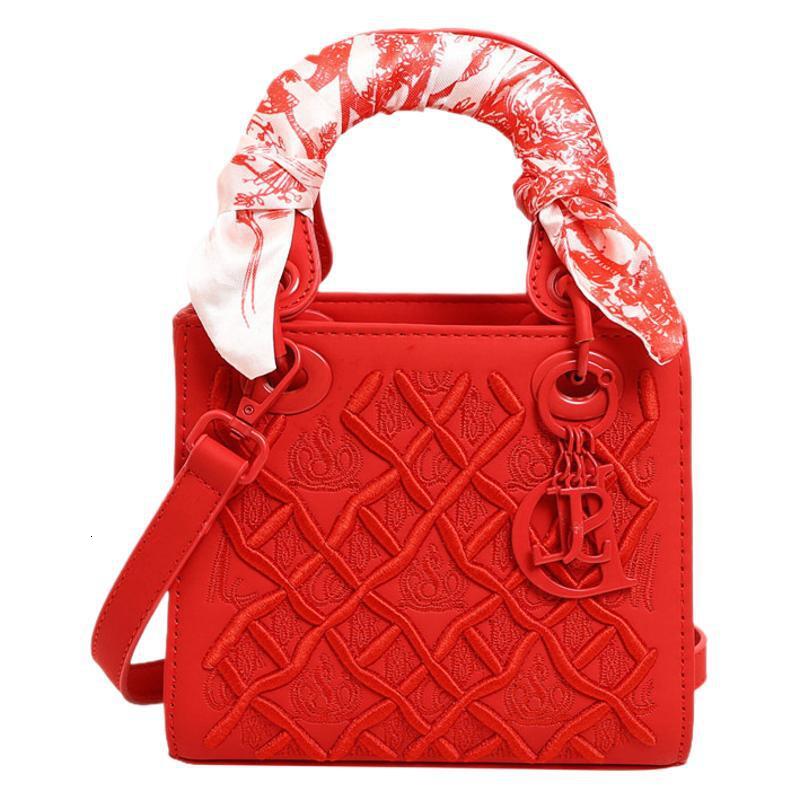 2025S Fashion Designer Heavy Industry Embroidery Diamond Grid Concubine High Grade Crossbody Bag Versatile Fashion Scarf Single Shoulder Handbag Women