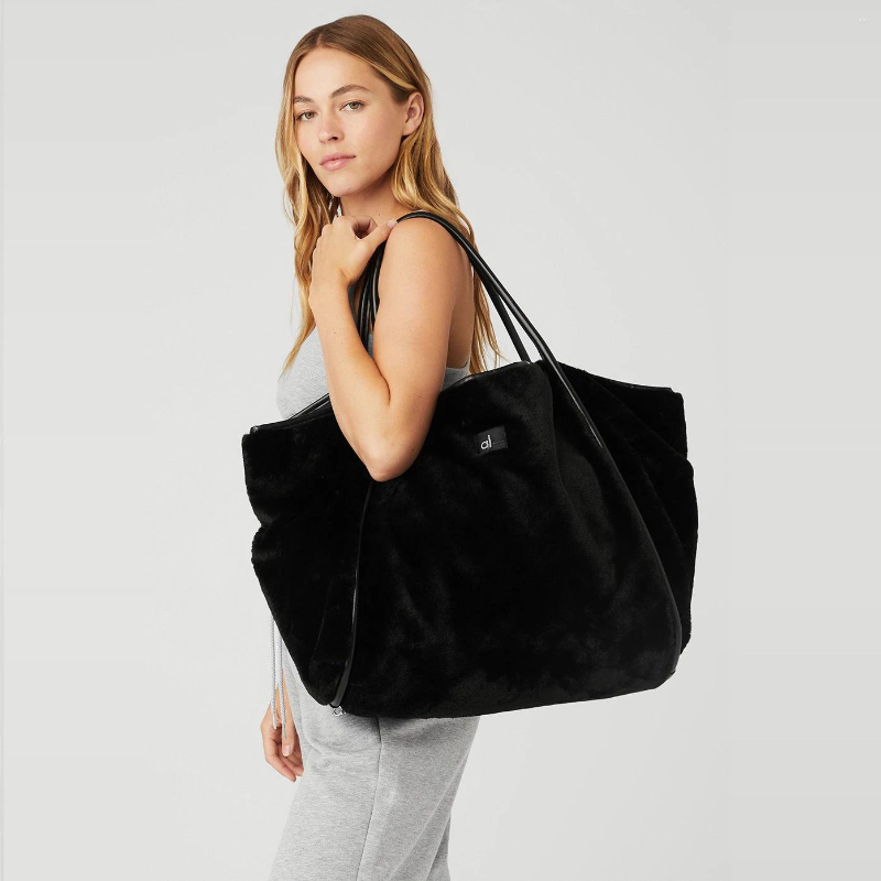 Yoga Bags: hot Plush Shoulder Duffel - Ins Style Versatile Tote, Large Capacity Casual Sports Bag