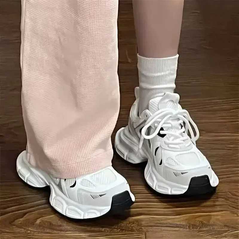 Womens lightweight sports running shoes 2025 spring new mesh style Forr Gump dad all mah casual trendy shoesXJ250324