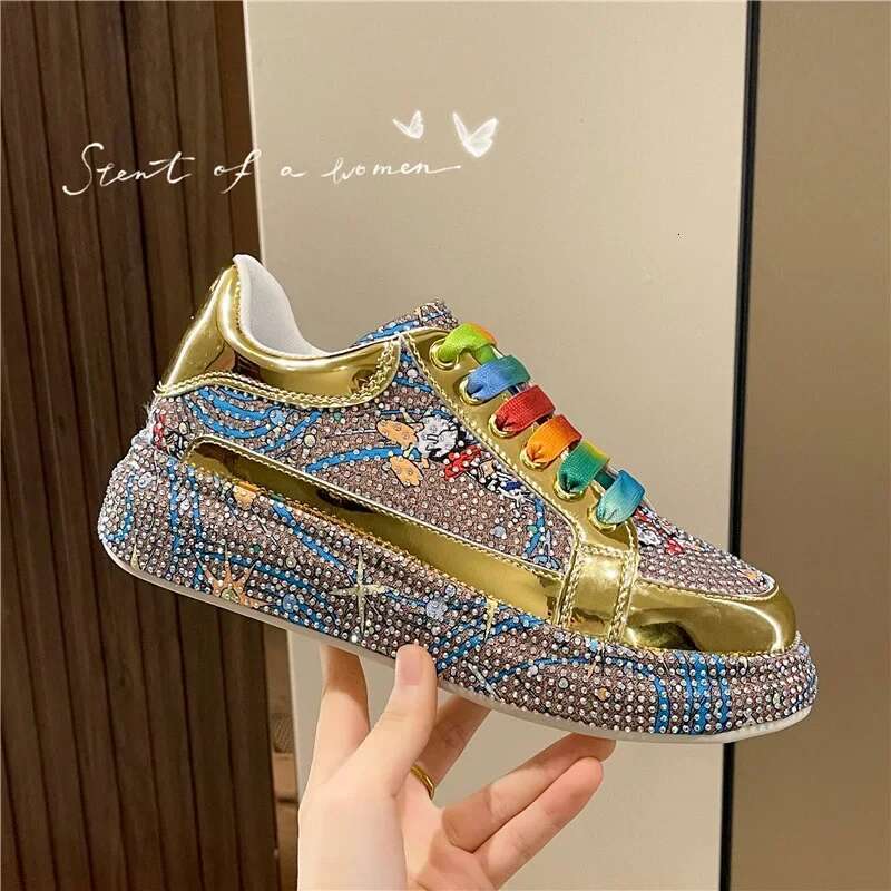 2025 New Korean Graffiti Casual Women's Thick Bottom Anti slip Sports Banquet Designer Fashion Flat Shoes