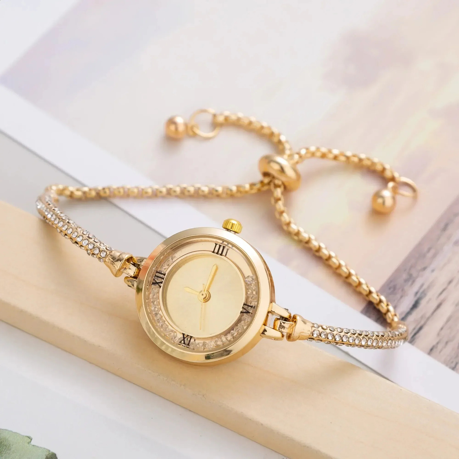 Cute Womens Steel Belt Bracelet Watch Quartz Watch Fashion Small Dial Elegant Womens Watch 250319