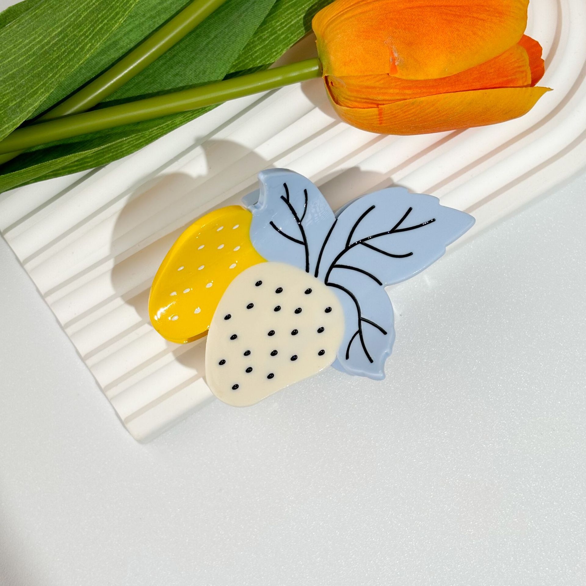 New simulation fruit strawberry acetate scratch clip quirky hair clips cute hair grip fun niche vegetable hair accessories hair clips