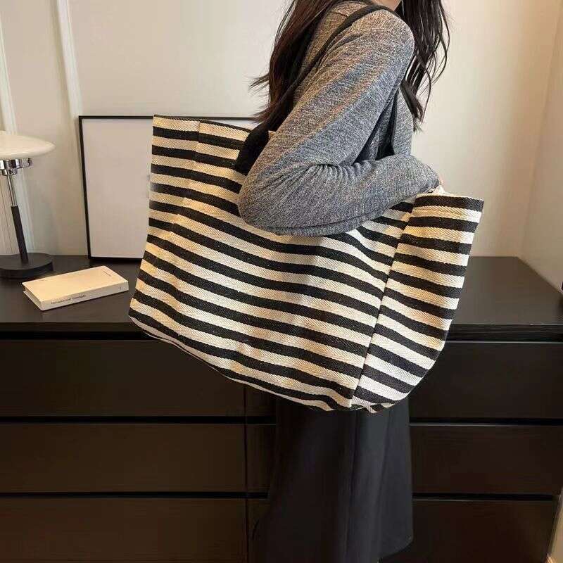 2025S Designer S New Model Commuting Canvas Women S Large Capacity Bag New Striped Single Shoulder Mommy Tote Bag