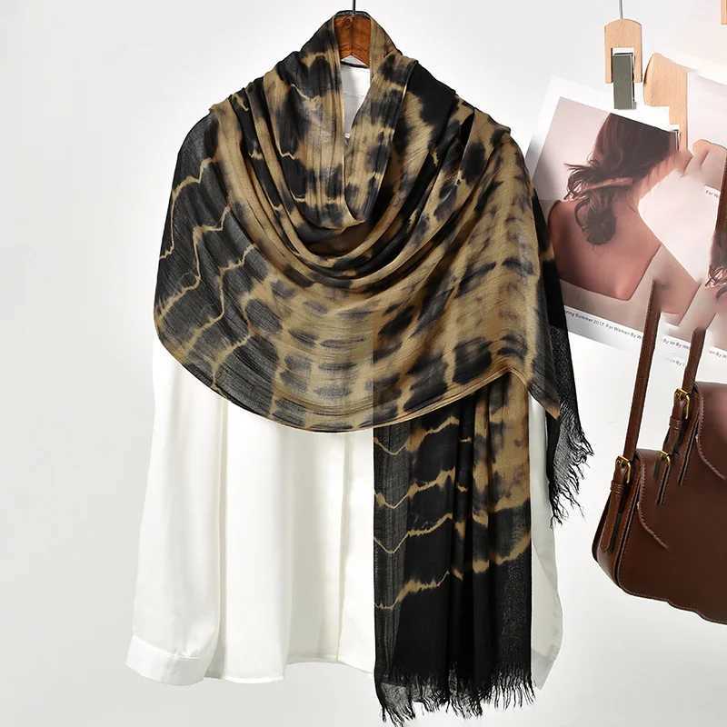 Tie dye Modal headscarf made of synthetic silk and cotton shawl suitable for warm plain scarves large-sized scarves Islamic headscarf size b85 * 72cm 