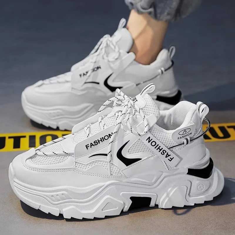 High quality mens platform sports shoes Fi breathable sports version running shoes dad shoes comfortable walking shoesXJ250324