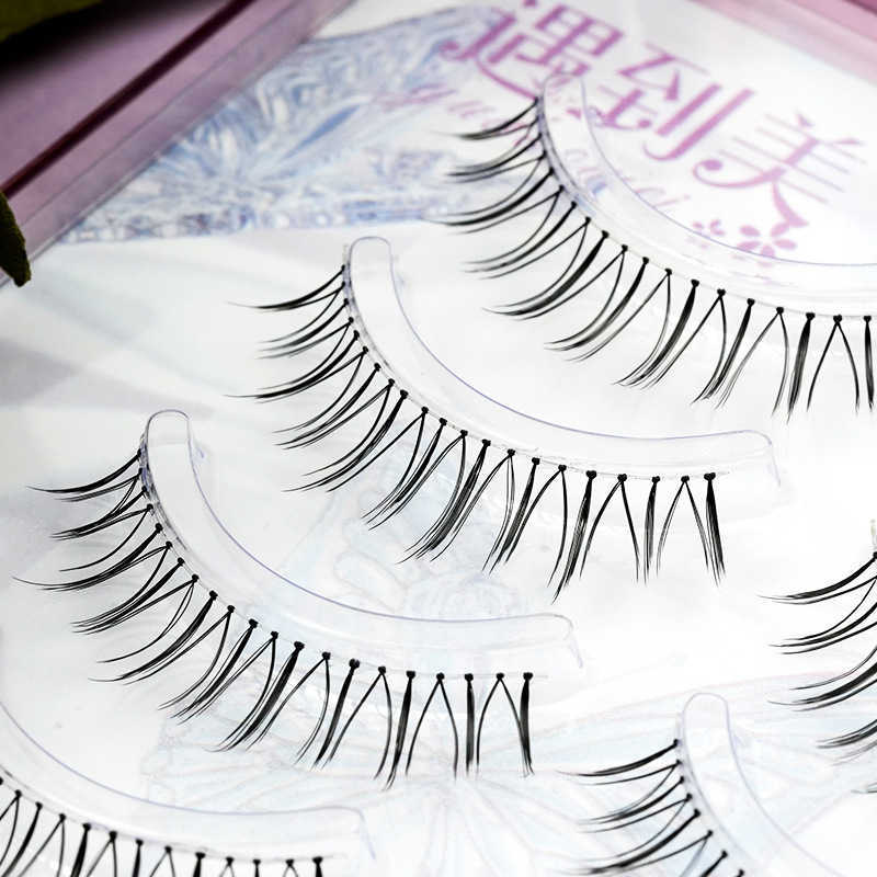 Encountering the beauty of A1 girl group makeup artist natural simulation nude makeup novice lazy transparent meme one-piece fake eyelashes W250324