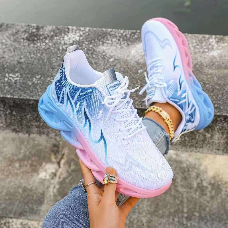 Womens casual sports shoes breathable and lightweight sports shoes anti slip flat shoes outdoor running and walking shoes womens vulcanized shoesXJ250