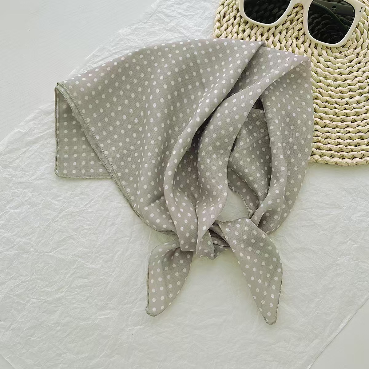 T343 retro black polka dot small square scarf commuting all-match neck protection scarf high-end temperament scarf neck scarf