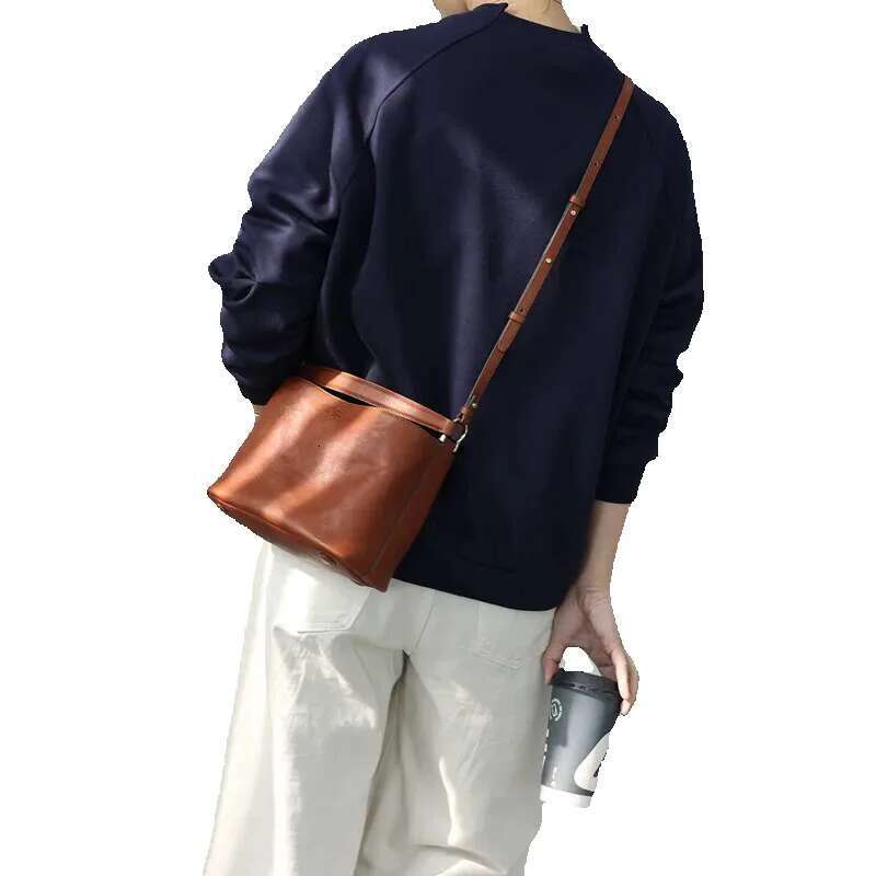 2024 New Arrival Genuine Leather Crossbody Bucket Bags Women Retro Small Handbag Soft Shoulder Bag