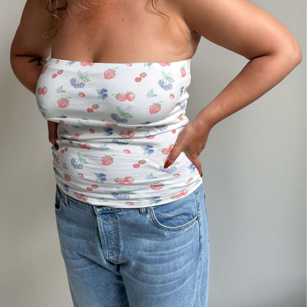 2025 New Women's Designer Instagram Fashion Sexy Strapless Short Sleeved Top Outdoor Beach Printed Polka Dot Vest