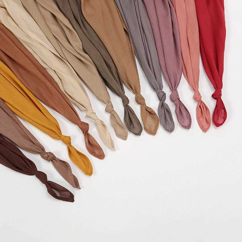 Customized headscarf made of artificial silk and cotton for warm plain scarves large-sized shawl Islamic headscarf b90 * 85cm X250324