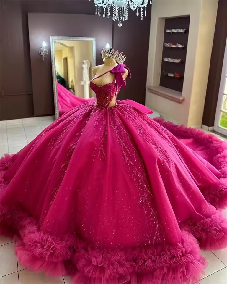 Princess Hot Pink Quinceanera Dresses 2025 Bead Crystals Tiered Ruffles 15th Birthday Party Sweet 16 Dress Ball Gown Customized