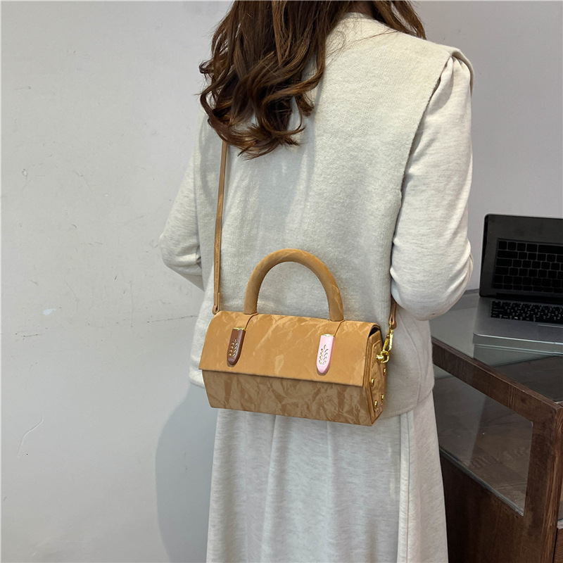 2025S Fashion Designer Single Shoulder Armpit Casual Crossbody Bag New Style Commuting Niche Handbag Versatile Bag For Women