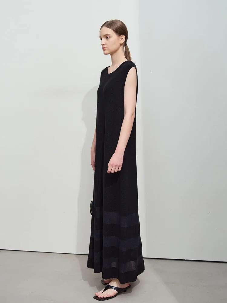 AMII Minimalist Women's Knit Dress 2025 Spring New Casual Fashion O Neck Pullover Stretch Sleeveless Lycra Long Dresses 12541042