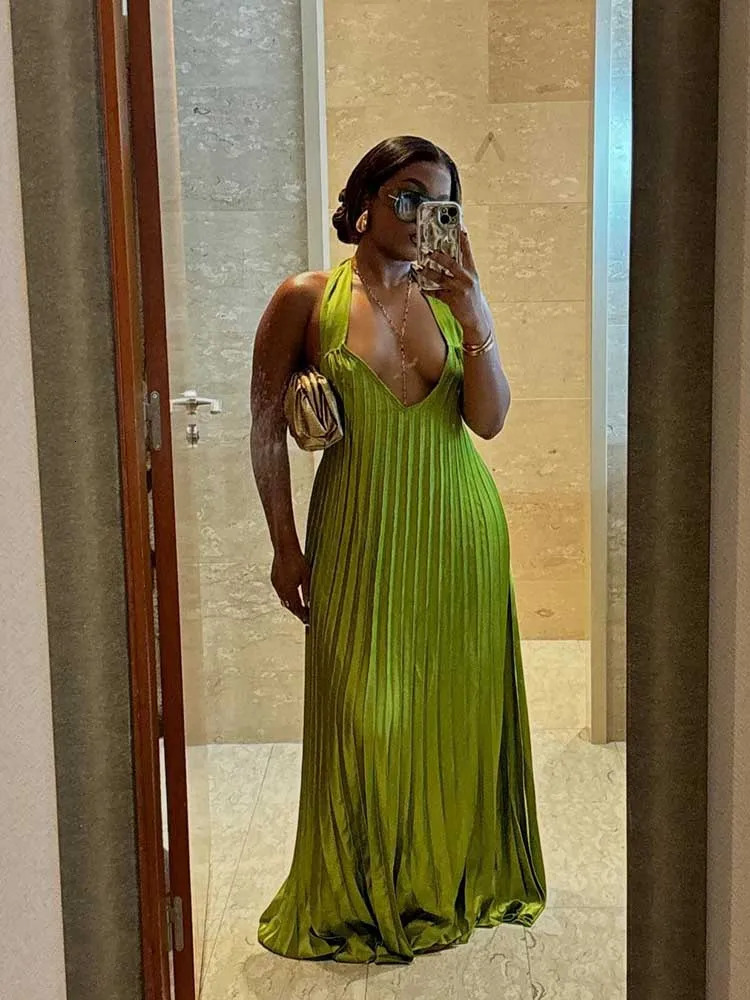 Green Evening Dresses Woman Elegant Sexy Summer Pleated Dress Hollow Out Lady Halter Neck Backless Dress Wholesale Drop 250322