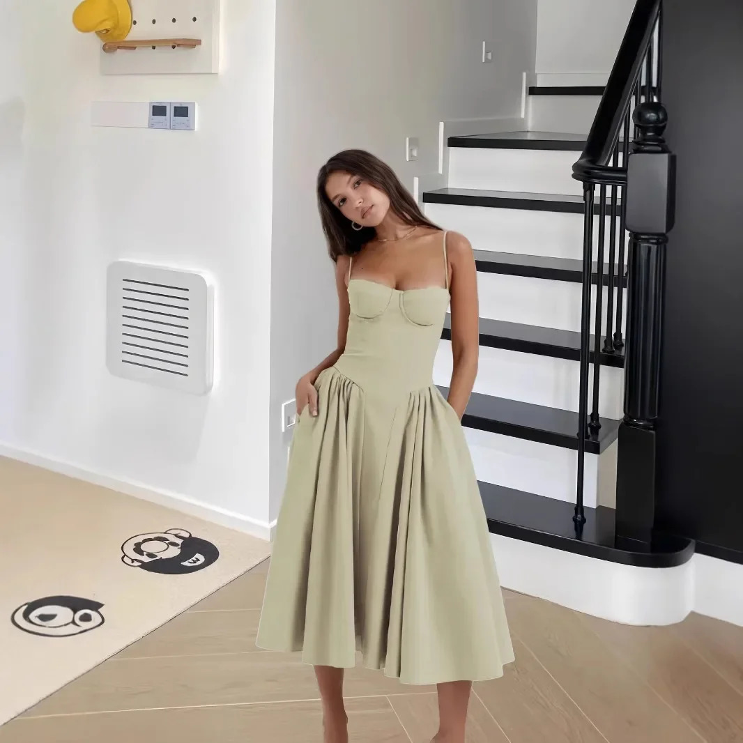 Elegant solid color strapless Midi dress for women summer and autumn style waist bag pocket knit retro long 250324