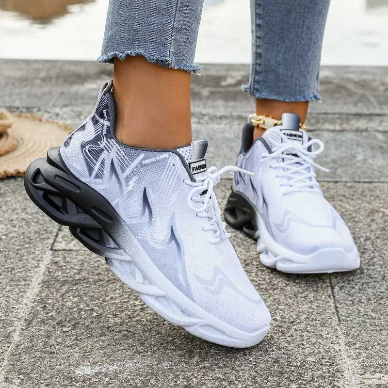 Womens casual sports shoes breathable and lightweight sports shoes anti slip flat shoes outdoor running and walking shoes womens vulcanized shoesXJ250