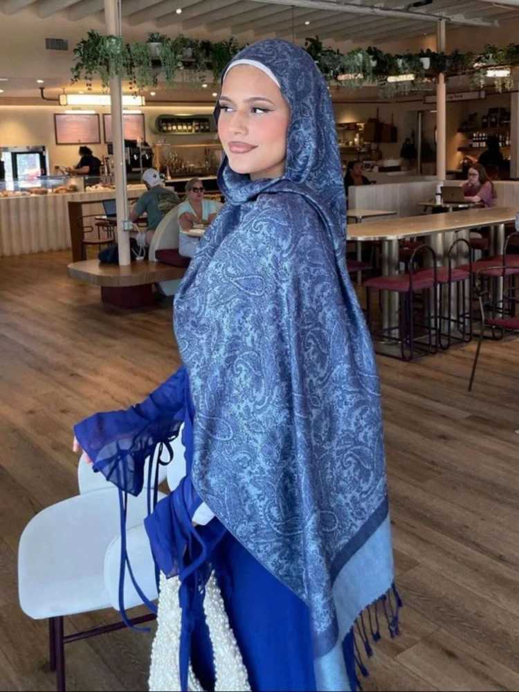 1 Bohen Fashion Paisley Jacquard Scarf Tassel Womens Headscarf Shawl Bag Suitable for Daily Wearing in Winter X2503241