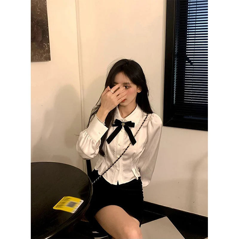 White Bow Shirts Women Sweet Preppy Kawaii Lace Patchwork Blouses Lolita Korean Elegant Peter Pan Collar Long Sleeve Crop Tops 250322